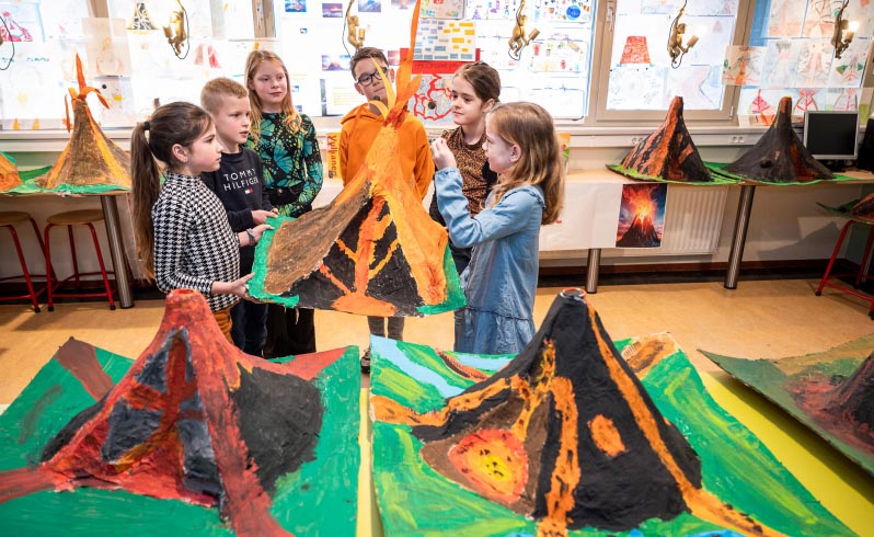 De foto van de vulkanen was te zien in onze eigen tentoonstelling. Ouders en grootouders konden deze tentoonstelling bezoeken. Het thema was "De actieve planeet".